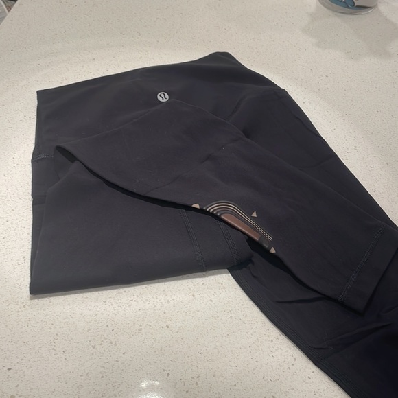 LULULEMON ALIGN™ HIGH-RISE PANT 25" *CHICAGO - Picture 2 of 3